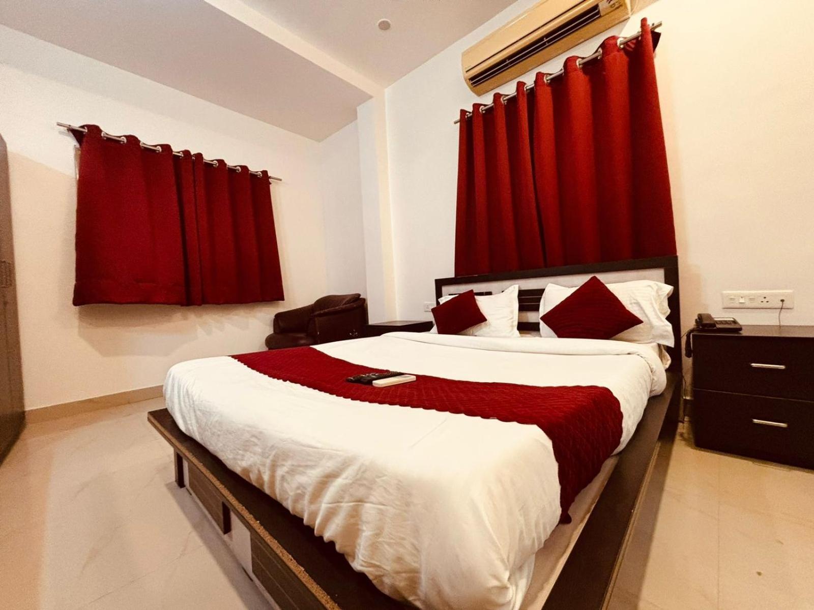 Silver Key Suites Nagpur Exterior foto